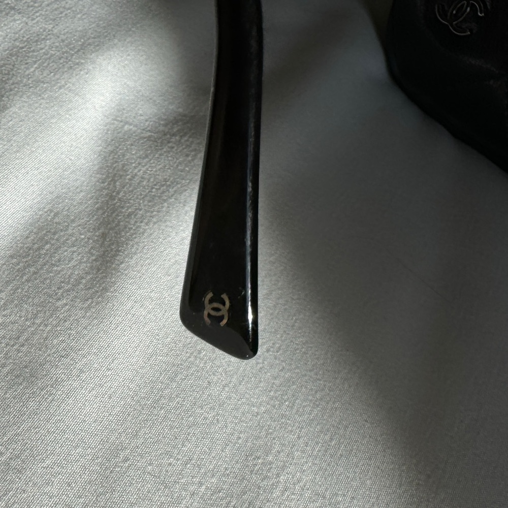 Chanel Rotating C's Sunglasses. - Picture 7 of 16